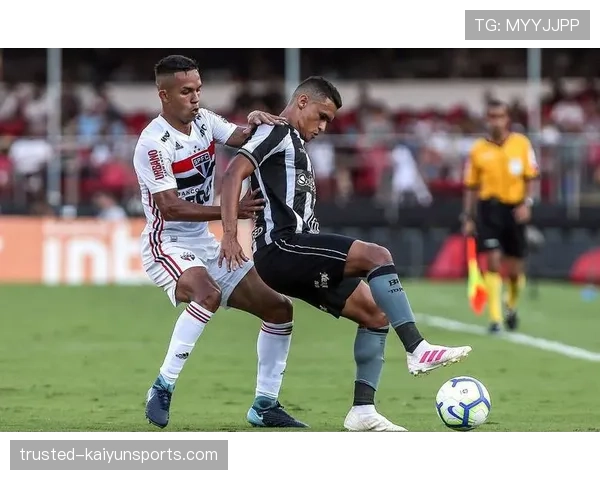 马赛凭瓦斯梅开二度扳平昂热，联赛排名暂时稳定